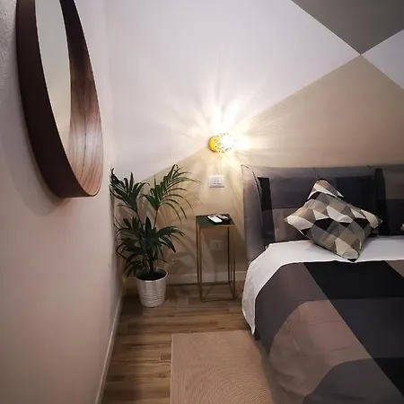 Apartment 5 Terre Flat